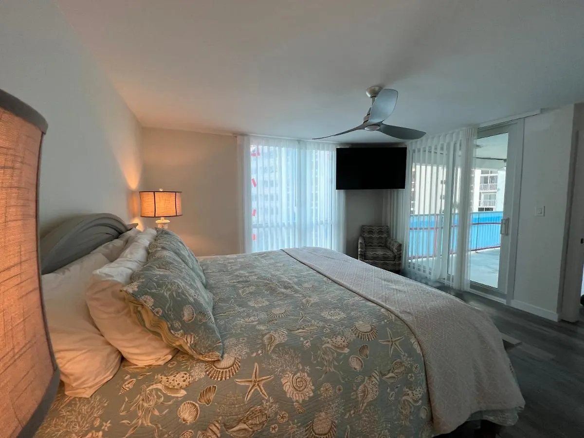 Aparthotel Beach Front Relaxing Get Away On Beautiful Destin Emerald Coast
