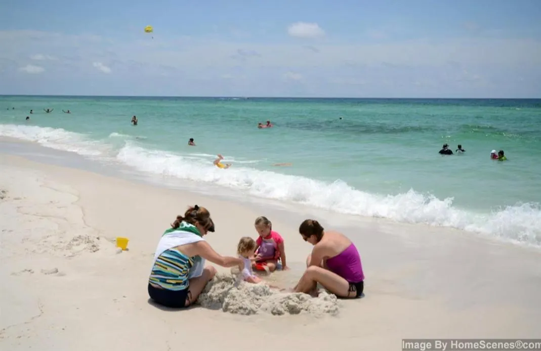 Aparthotel Beach Front Relaxing Get Away On Beautiful Destin Emerald Coast