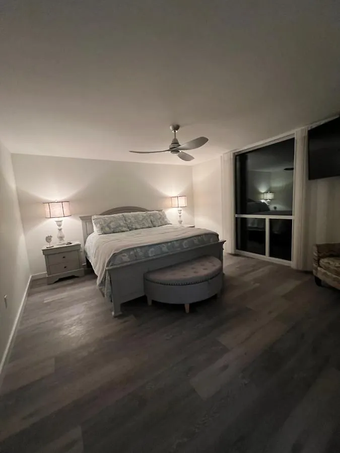 Beach Front Relaxing Get Away On Beautiful Destin Emerald Coast