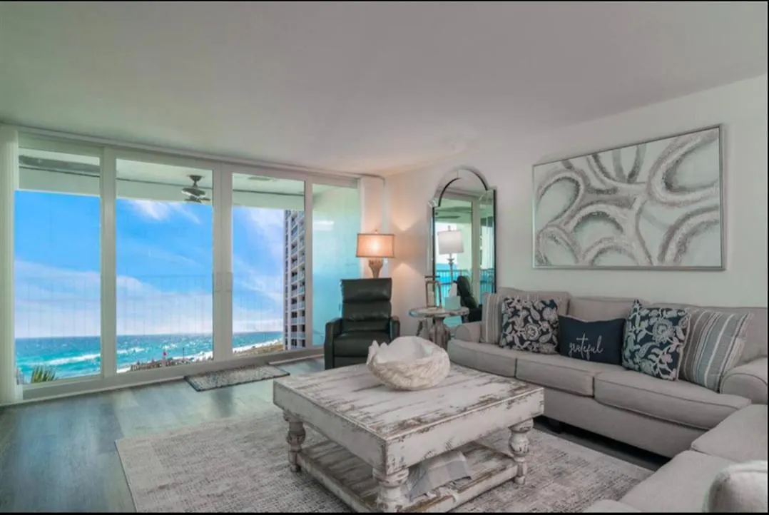 Aparthotel Beach Front Relaxing Get Away On Beautiful Destin Emerald Coast